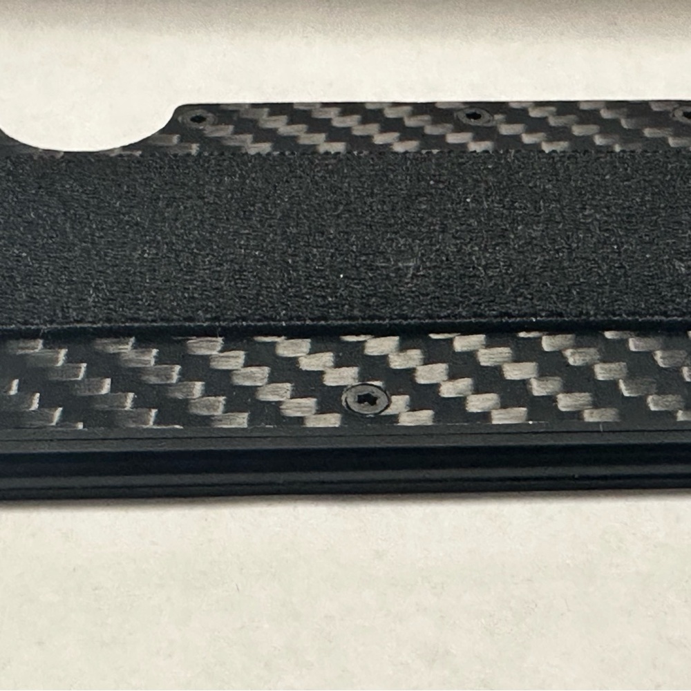 Carbon Fiber Card Holder with Cash Elastic - Picture 4 of 4